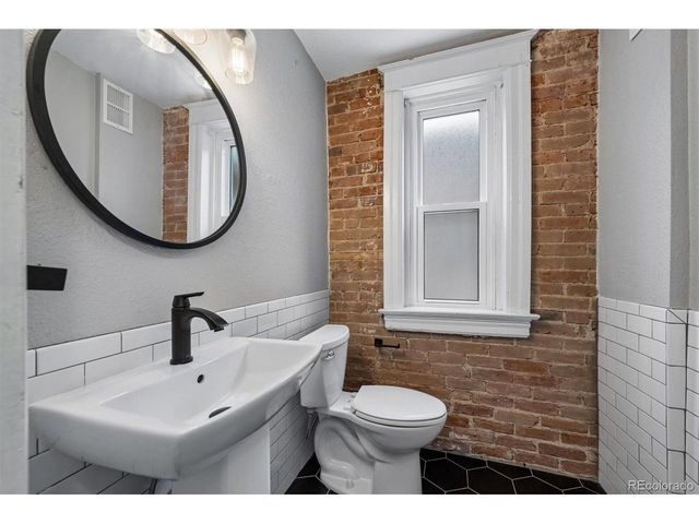 1139 N Downing St, Denver, CO 80218