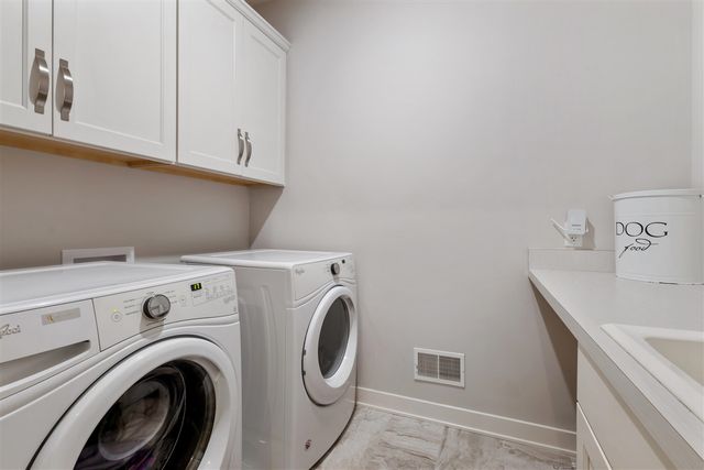 7876 Turning Stone, Kalamazoo, MI 49009