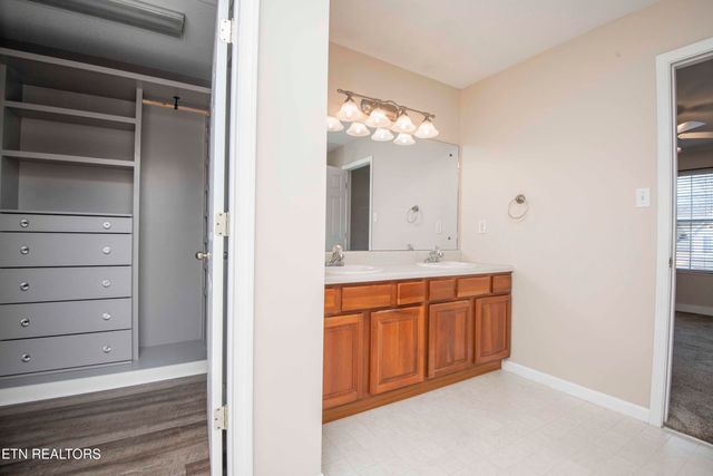 7116 Highland Creek Lane, Knoxville, TN 37931