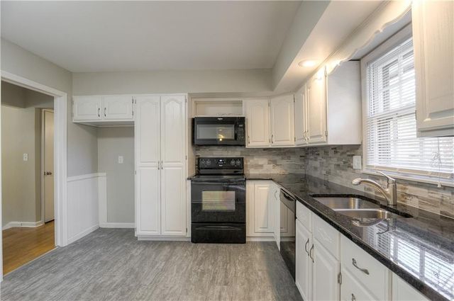 9408 E 81st Terrace, Raytown, MO 64138