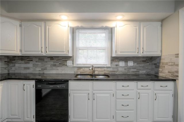 9408 E 81st Terrace, Raytown, MO 64138