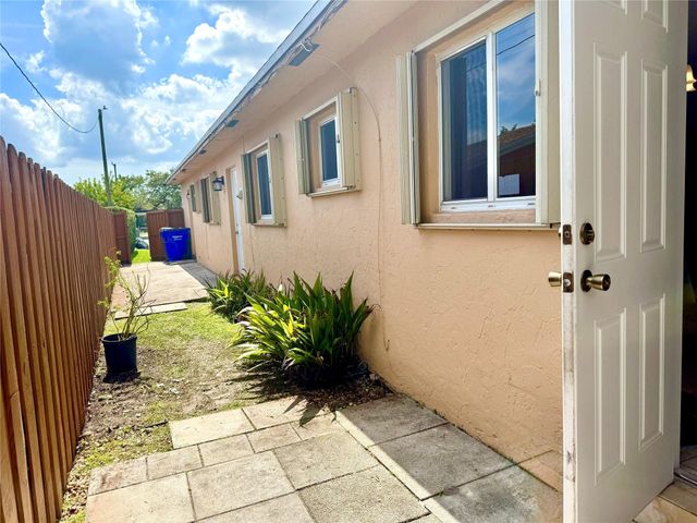6133 Buchanan Street, Hollywood, FL 33024