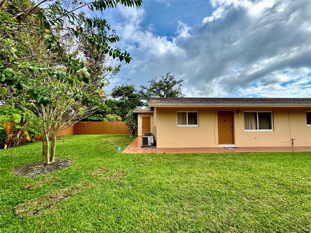 6133 Buchanan Street, Hollywood, FL 33024