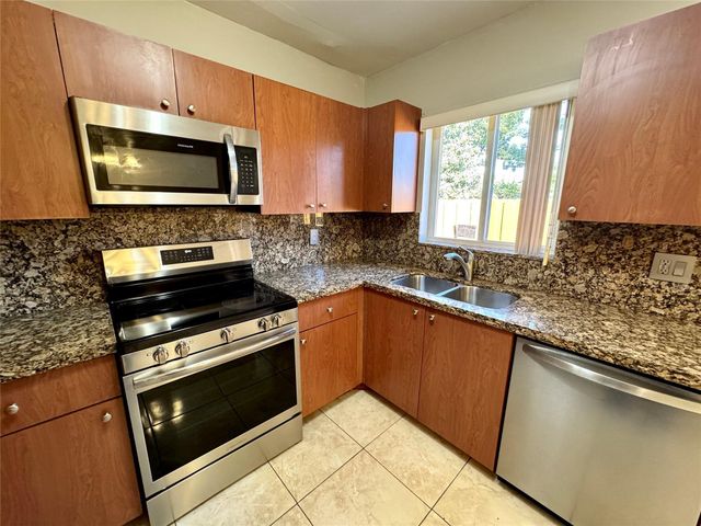 6133 Buchanan Street, Hollywood, FL 33024