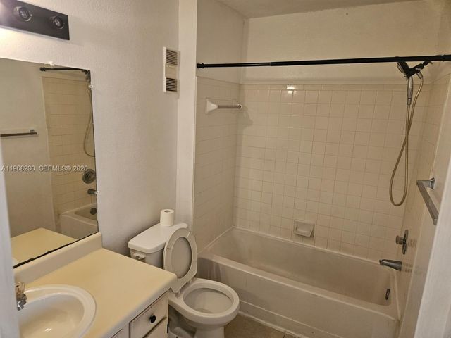 3300 N Pinewalk Dr N 1911, Margate, FL 33063