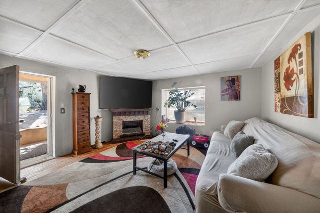 25 Camino De Casimiro, Espanola, NM 87532