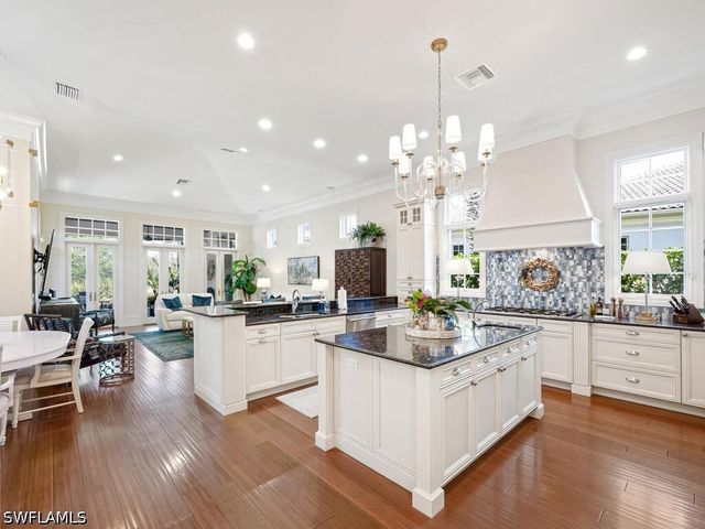 28312 Terrazza LN, Naples, FL 34110