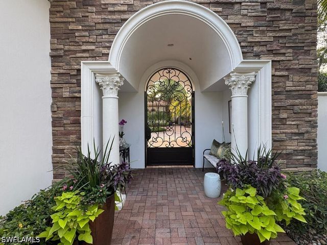 28312 Terrazza LN, Naples, FL 34110