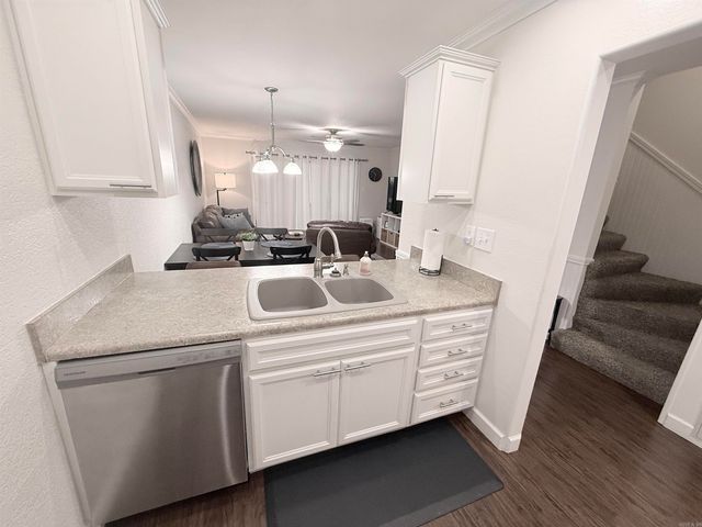 104 Chelsea Dr Apt 13, Fairfield Bay, AR 72088