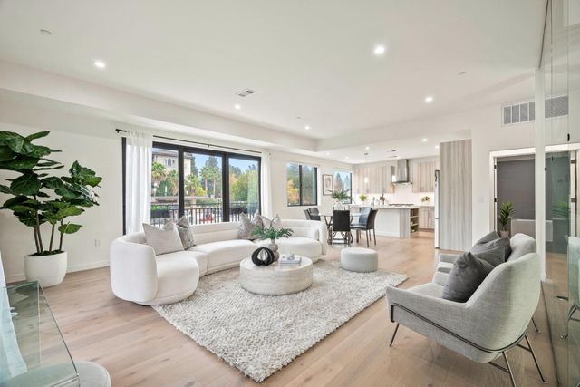 924 Woodside Road, Redwood City, CA 94061