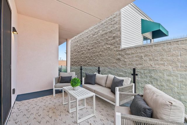 924 Woodside Road, Redwood City, CA 94061