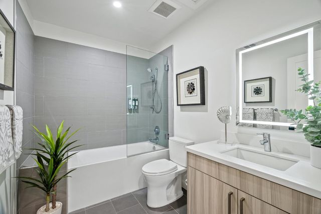 924 Woodside Road, Redwood City, CA 94061