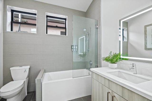 924 Woodside Road, Redwood City, CA 94061