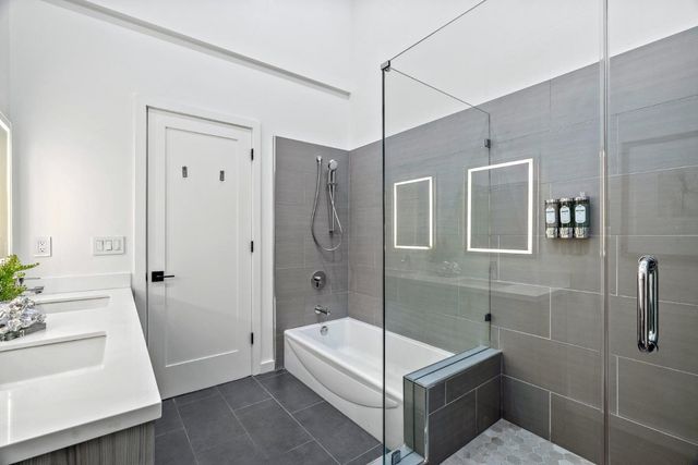 924 Woodside Road, Redwood City, CA 94061