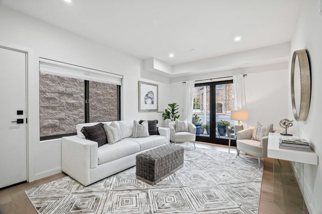 924 Woodside Road, Redwood City, CA 94061