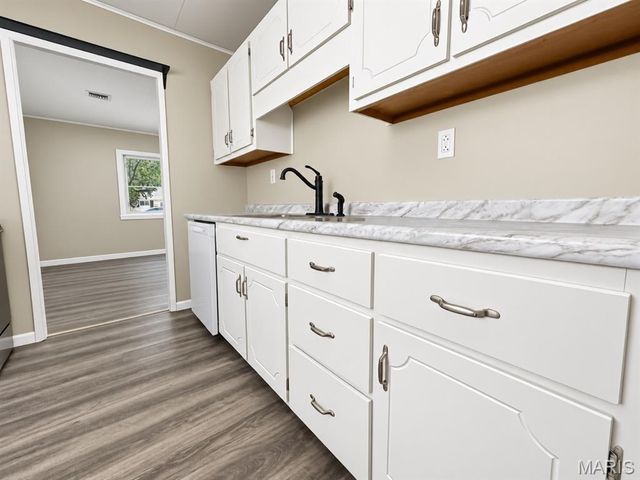 292 S 14th Street, Wood River, IL 62095