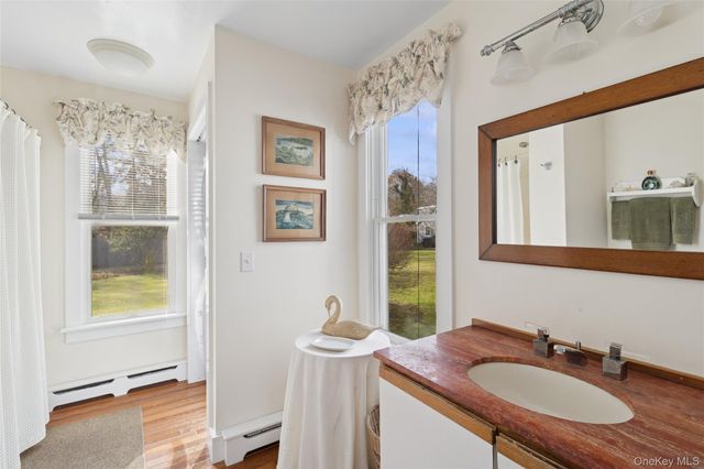 718 Montauk Highway, East Quogue, NY 11942