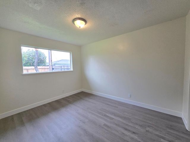 424 W Rialto Avenue, Clovis, CA 93612