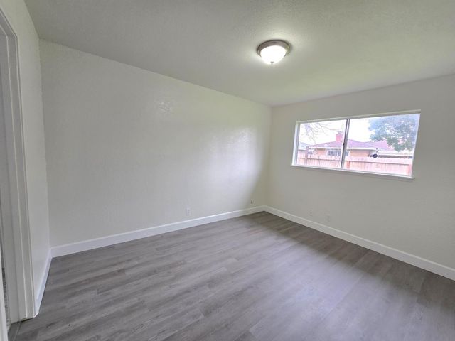 424 W Rialto Avenue, Clovis, CA 93612