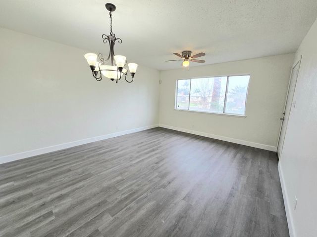 424 W Rialto Avenue, Clovis, CA 93612