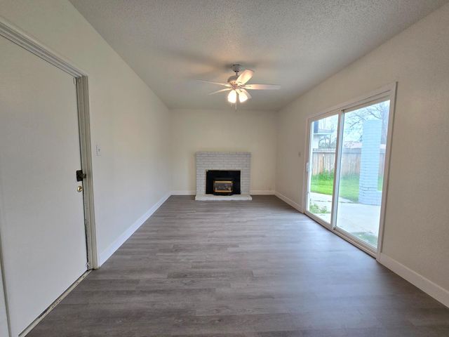 424 W Rialto Avenue, Clovis, CA 93612