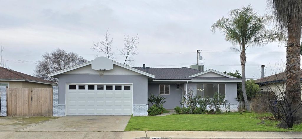 424 W Rialto Avenue, Clovis, CA 93612