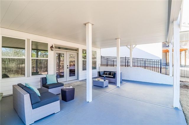 385 Huron Lane, Hoschton, GA 30548