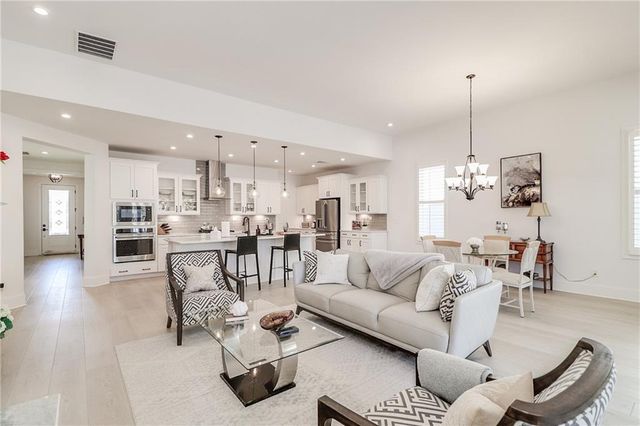 385 Huron Lane, Hoschton, GA 30548