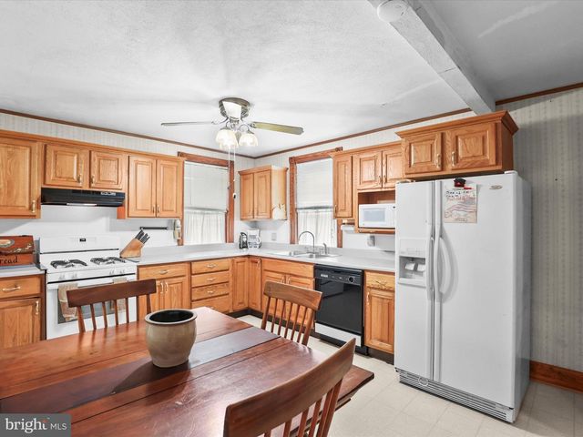 4960 YORK, New Oxford, PA 17350