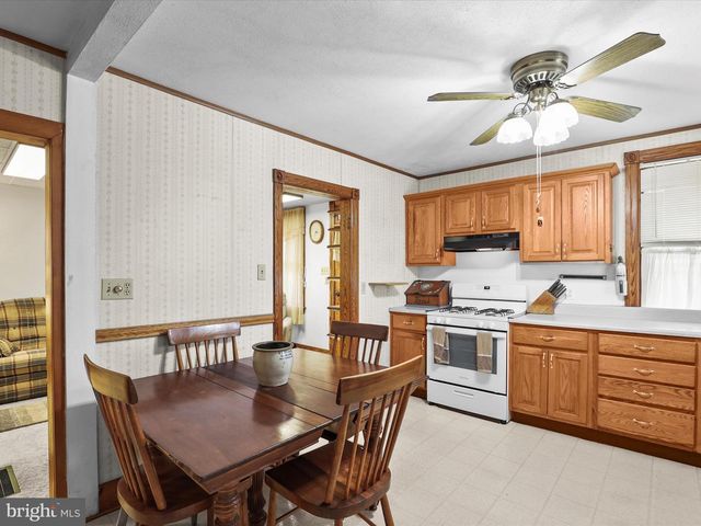 4960 YORK, New Oxford, PA 17350