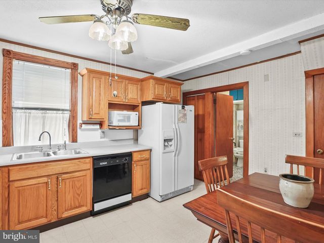 4960 YORK, New Oxford, PA 17350
