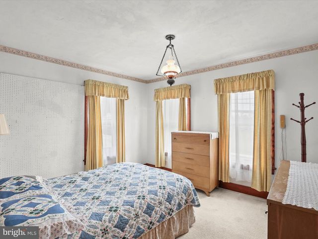 4960 YORK, New Oxford, PA 17350