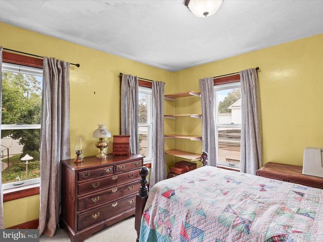 4960 YORK, New Oxford, PA 17350