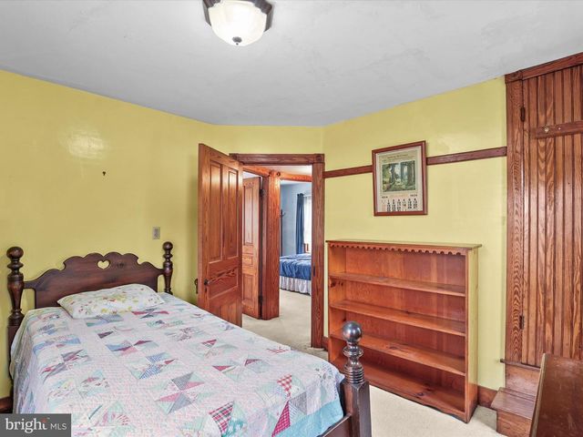 4960 YORK, New Oxford, PA 17350