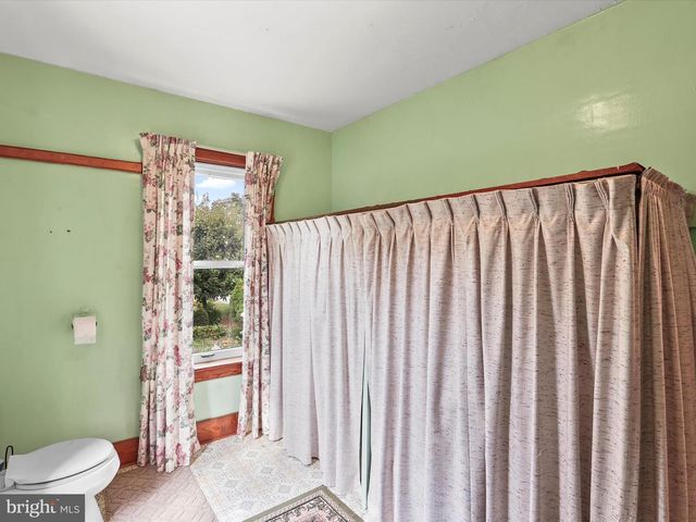 4960 YORK, New Oxford, PA 17350