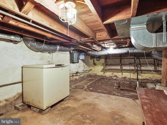 4960 YORK, New Oxford, PA 17350