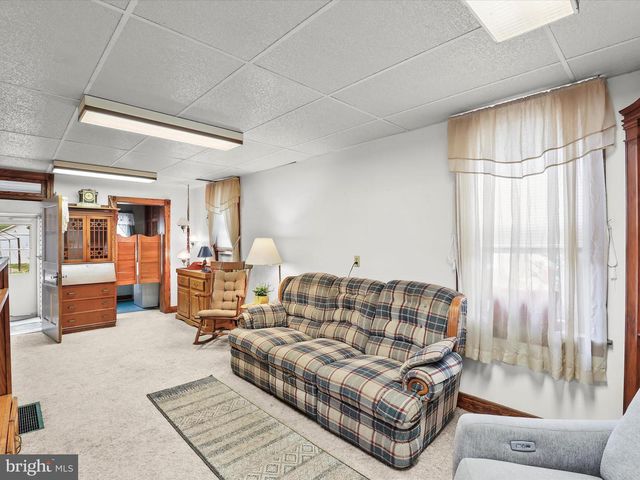 4960 YORK, New Oxford, PA 17350