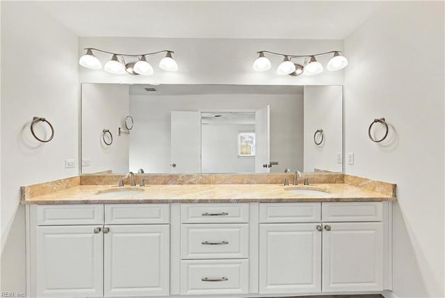 228 Convention DR, Virginia Beach, VA 23462