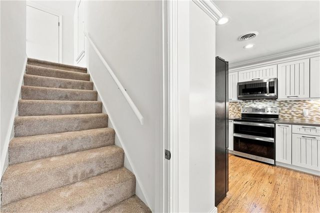 228 Convention DR, Virginia Beach, VA 23462