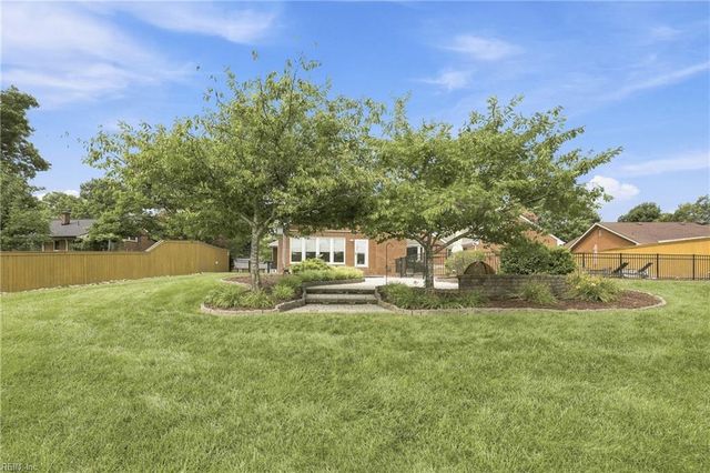 228 Convention DR, Virginia Beach, VA 23462