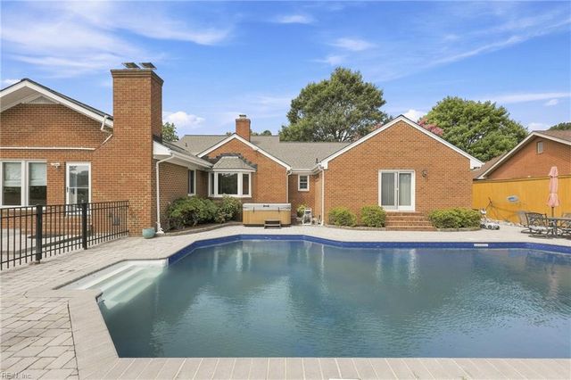 228 Convention DR, Virginia Beach, VA 23462