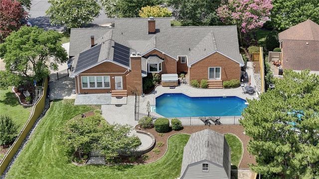 228 Convention DR, Virginia Beach, VA 23462