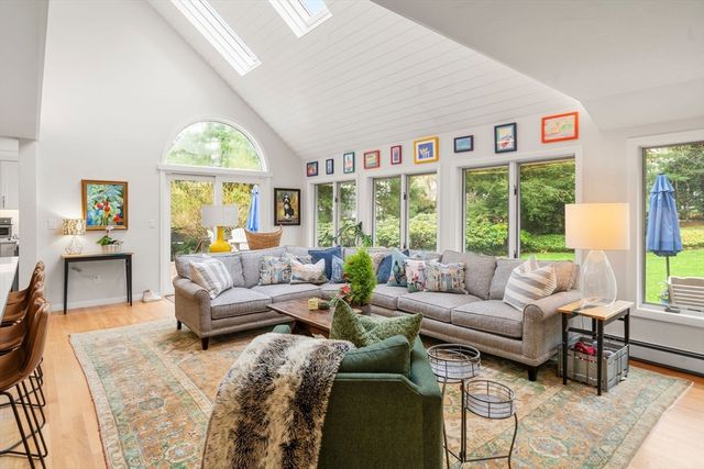 19 Saltmeadow Ln, Duxbury, MA 02332