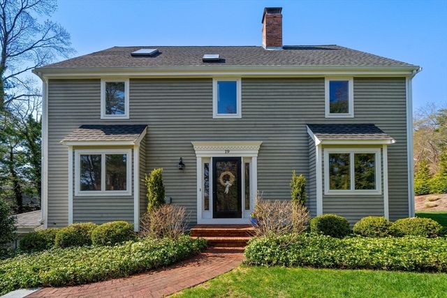 19 Saltmeadow Ln, Duxbury, MA 02332
