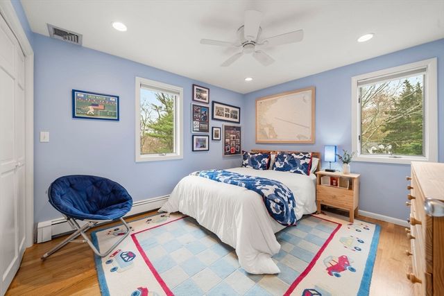 19 Saltmeadow Ln, Duxbury, MA 02332