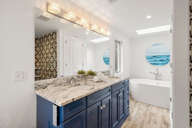 19 Saltmeadow Ln, Duxbury, MA 02332