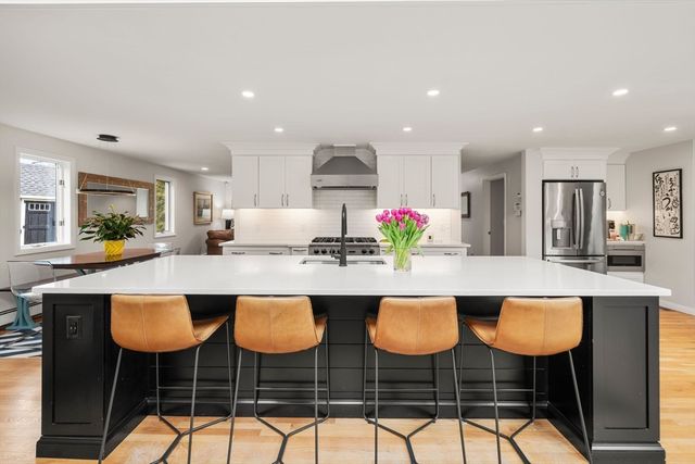 19 Saltmeadow Ln, Duxbury, MA 02332