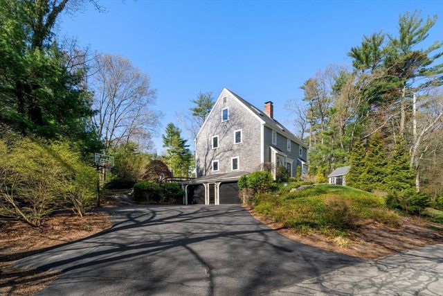 19 Saltmeadow Ln, Duxbury, MA 02332