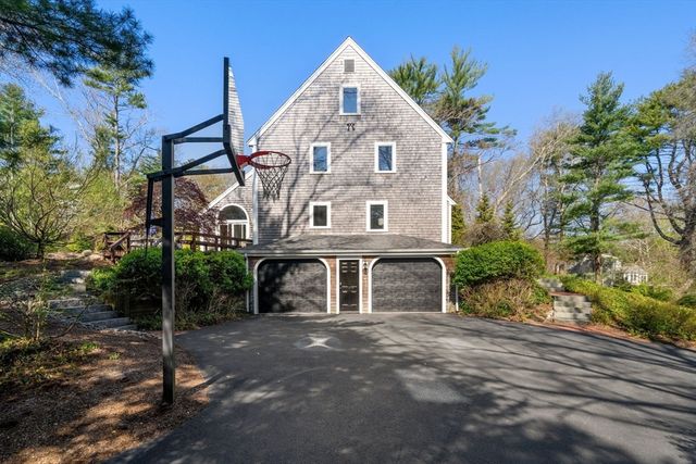 19 Saltmeadow Ln, Duxbury, MA 02332