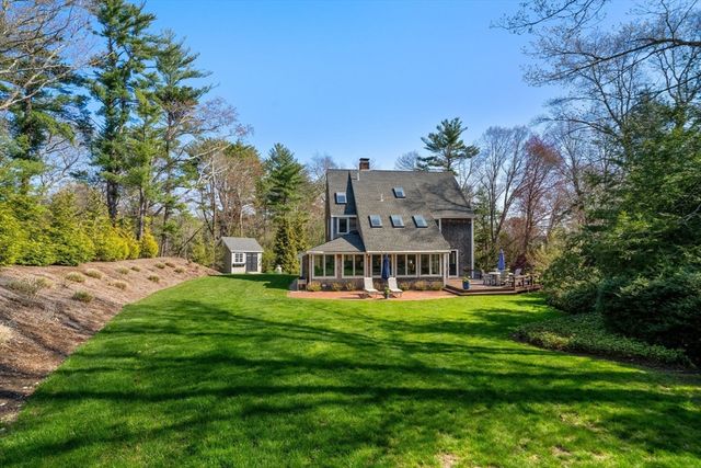19 Saltmeadow Ln, Duxbury, MA 02332